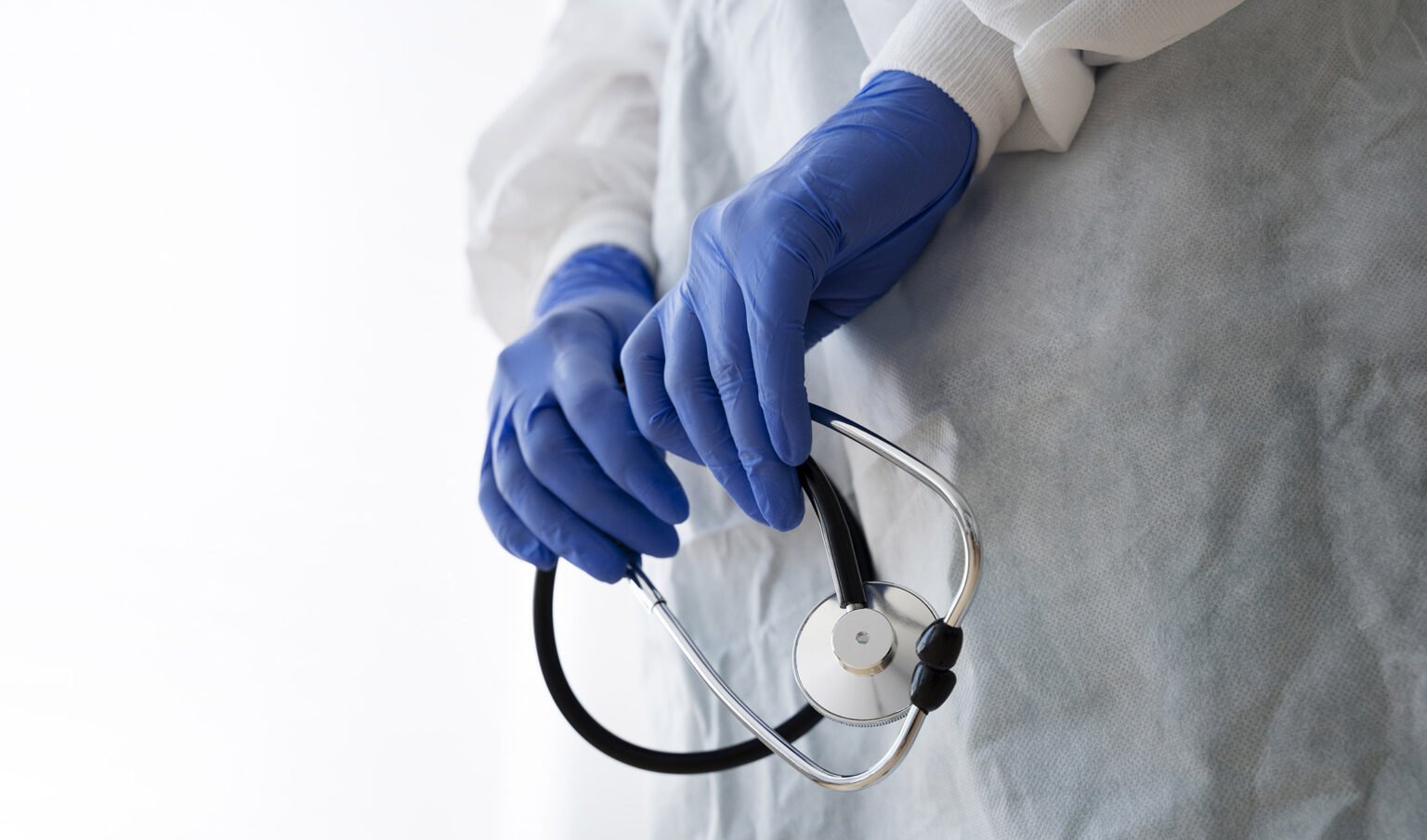 Justiça Federal garante abatimento da dívida de médico que atuou no combate à Covid 19